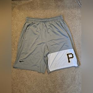 Nike Pittsburgh Pirates Shorts, Size Large